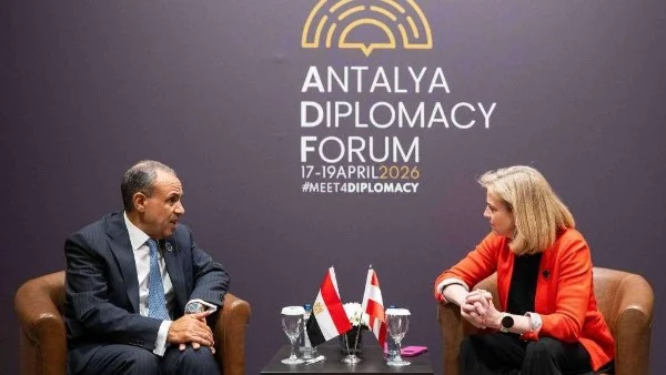 وزير الخارجية يلتقي نظيرته النمساوية لبحث تعزيز العلاقات