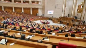 مضيق هرمز يؤثر على استقرار أسواق الطاقة العالمية