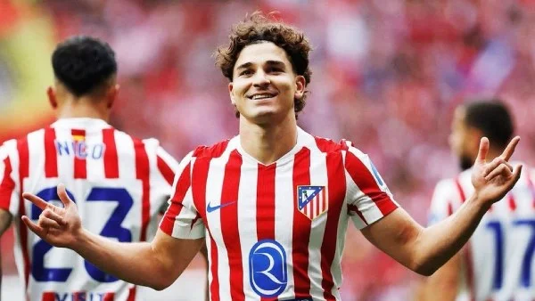 أتلتيكو مدريد يحسم مستقبل جوليان ألفاريز بقرار صارم