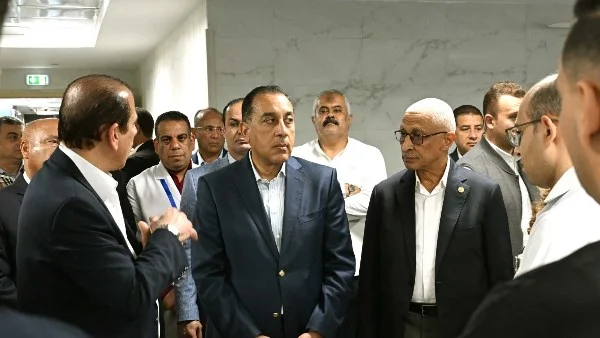 رئيس الوزراء يتفقد مشروع مبنى الغسيل الكلوي بالعريش