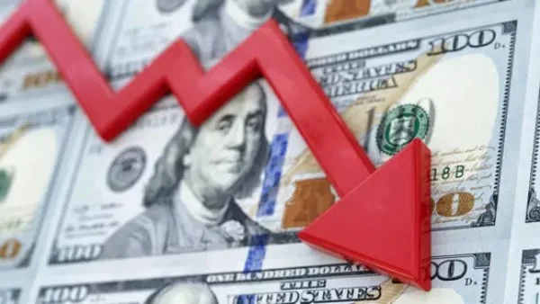 تراجع أسعار الدولار أمام الجنيه في تعاملات الأحد