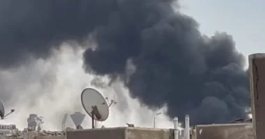 إخماد حريق مخزن خردة في مدينة نصر