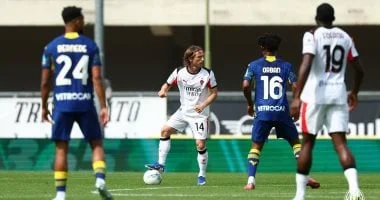 ميلان يتقدم على فيرونا بهدف رابيو في الشوط الأول