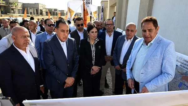 مدبولي يتابع تنفيذ تجمعات تنموية في شمال سيناء