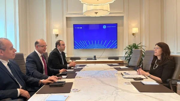 وزير الاستثمار يبحث فرص النمو في قطاع التأمين