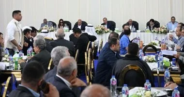رئيس الوزراء يلتقي قيادات سيناء لتعزيز التنمية