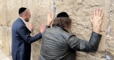 ميلي يؤدي طقوساً يهودية في الأقصى ويعزز التعاون مع إسرائيل