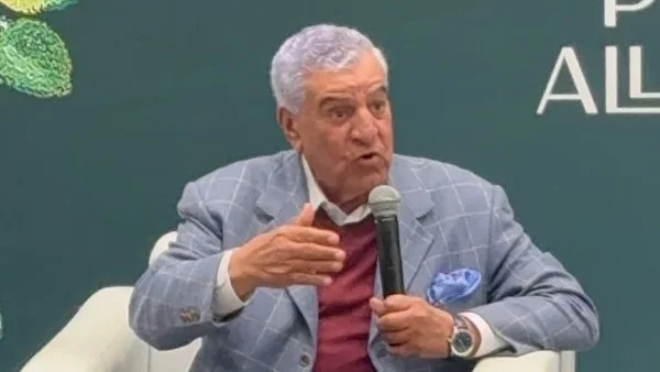 زاهي حواس رائد المطالبات لاسترداد رأس نفرتيتي