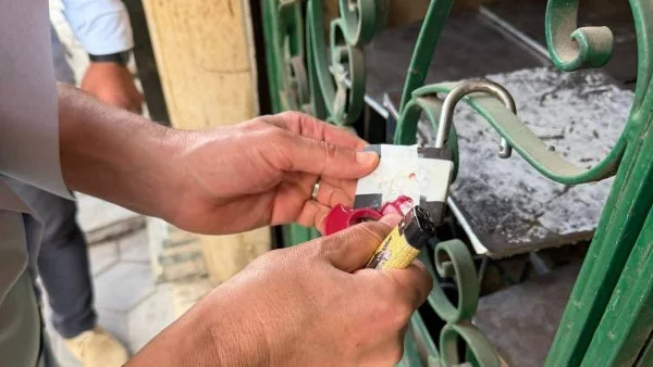 غلق 5 كافيهات مخالفة بشارع خاتم المرسلين في الجيزة