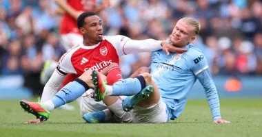 صراع القمة في الدوري الإنجليزي: مانشستر سيتي يضيق الخناق على أرسنال