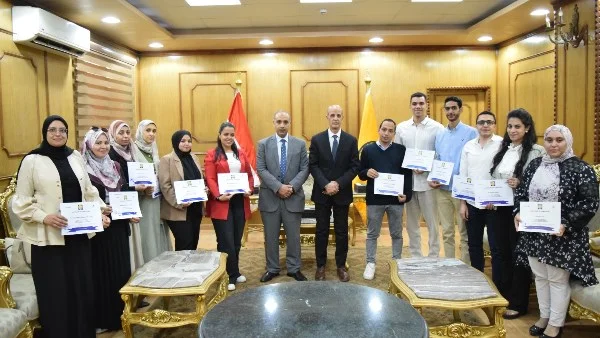 لقاء رئيس جامعة بني سويف بشباب الباحثين