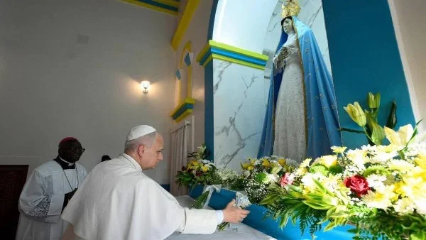 بابا الفاتيكان يدعو للمحبة ضد الحرب في أنجولا