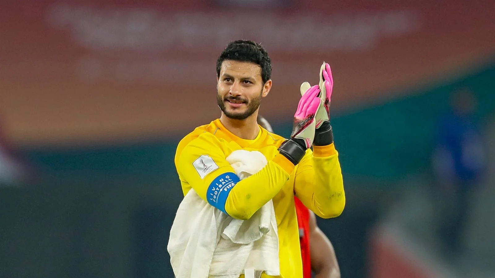 تخفيض عقوبة الشناوي يثير الجدل في الأوساط الرياضية