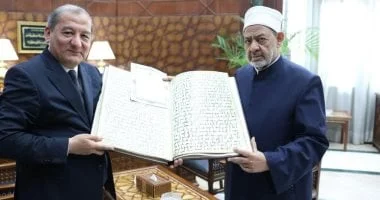 شيخ الأزهر يستقبل وفداً أوزبكياً لتعزيز التعاون العلمي