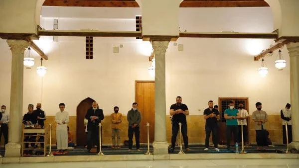 حكم جمع وقصر الصلاة في الإسلام