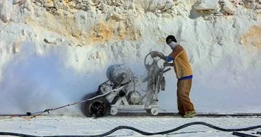 عقوبة الحبس والغرامة لإقامة محجر على أراضٍ زراعية