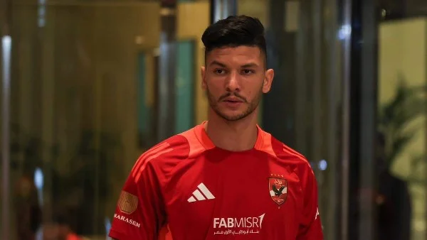 الأهلي يطرح أشرف داري للبيع لنادي كالمار السويدي