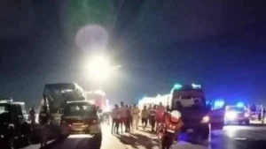 انقلاب أتوبيس على طريق الغردقة - غارب و28 مصابًا