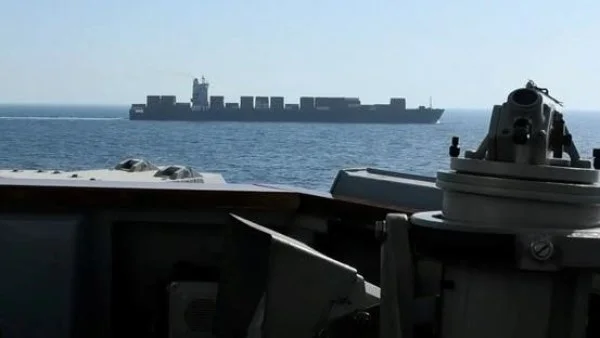 سنتكوم تطلق النار على سفينة إيرانية بعد 6 ساعات من التحذيرات