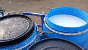 ضبط 2 طن ألبان فاسدة في المنيا وإشغالات طريق