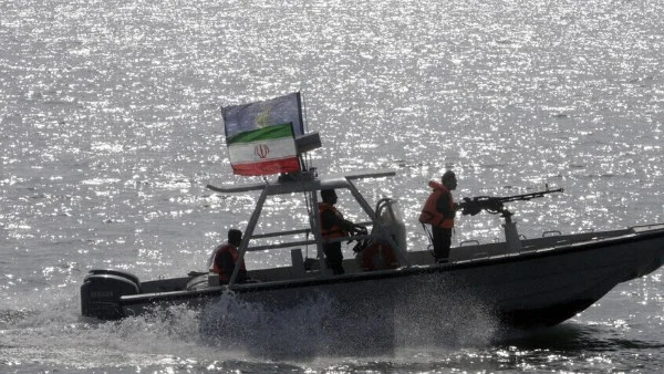 إيران تتأهب لمواجهة القوات الأمريكية بعد اعتداء على سفينة