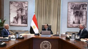 مدبولي يتابع ترشيد استهلاك المواد البترولية للمشروعات