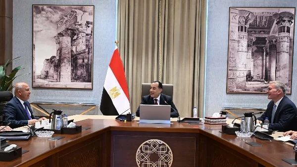 مدبولي يتابع ترشيد استهلاك المواد البترولية للمشروعات