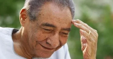 11 عامًا على رحيل الشاعر عبد الرحمن الأبنودي