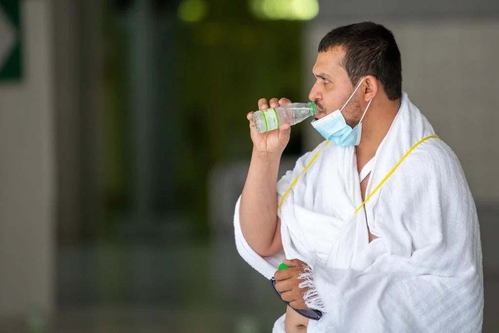 حكم الإحرام لعمرتين في وقت واحد