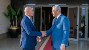 تعزيز التعاون في مجال النقل بالطاقة النظيفة