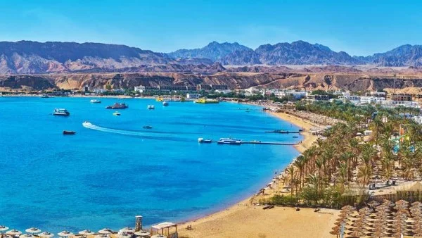 تأثير إغلاق مضيق هرمز على السياحة في مصر