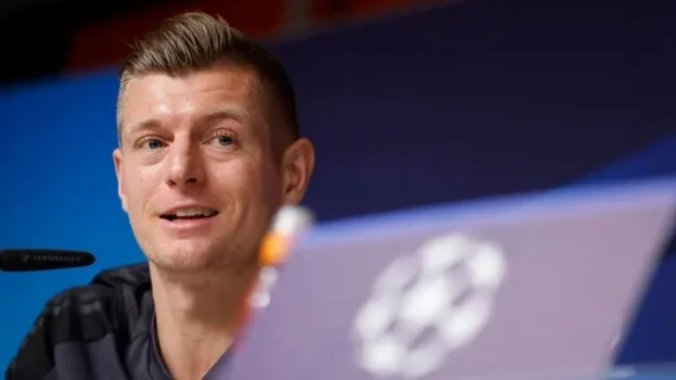 كروس يدعو نجوم الرياضة للتكاتف من أجل السلام