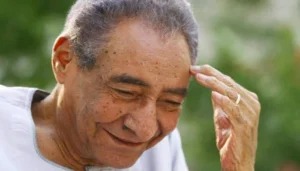 الأبنودي.. شاعر العامية وتراث مصر الخالد