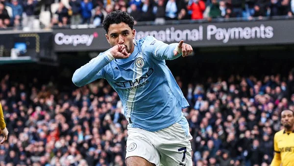 مستقبل عمر مرموش مع مانشستر سيتي محل شك