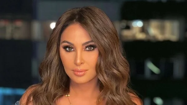 إليسا تدعو لدعم هاني شاكر في محنته الصحية