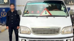 سائق ميكروباص ببني سويف يجبر الركاب على النزول