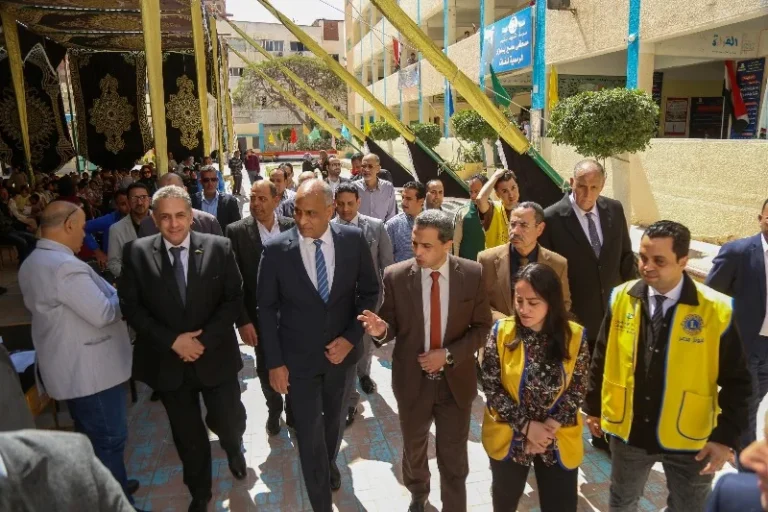 محافظ كفر الشيخ يتفقد مبادرة "عيون أطفالنا مستقبلنا"
