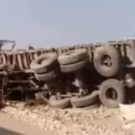 انقلاب سيارة تريلا يوقع إصابتين بطريق الزعفرانة