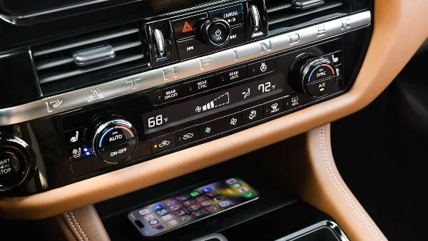 توجه صناعة السيارات نحو الأزرار بعد هوس الشاشات