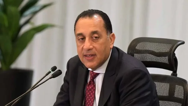 مدبولي يؤكد على تعزيز سلامة الغذاء في الأسواق المصرية