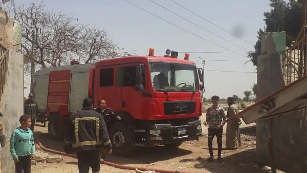 إطفاء حريق في مخزن كرتون بمدينة 6 أكتوبر