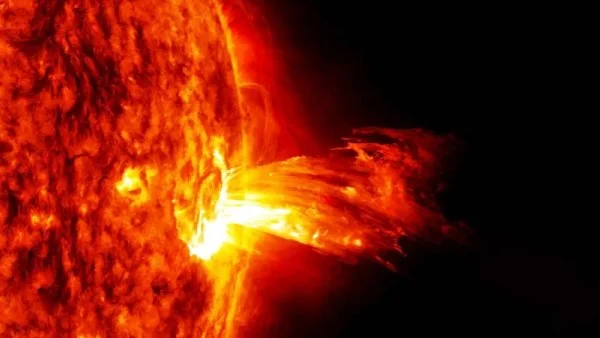 مشهد نادر لانفجار شمسي يذهل المراقبين