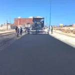 رصف شارع علم الروم في مرسى مطروح استعدادًا للصيف