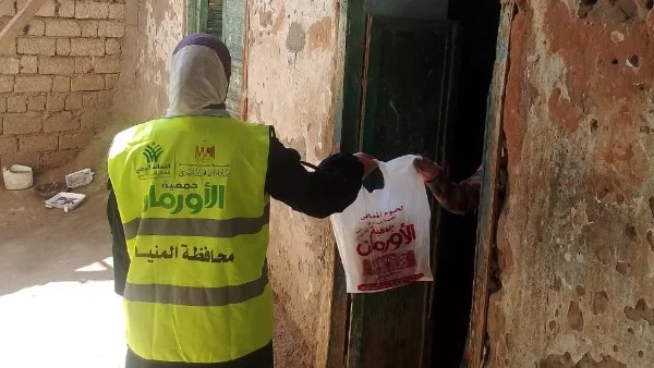 توزيع لحوم مجانية على 375 أسرة في مغاغة بالمنيا