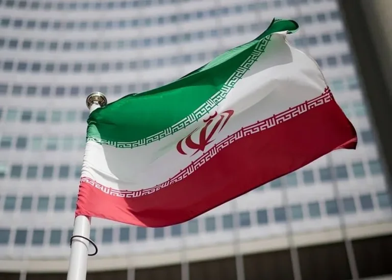 الخارجية الإيرانية تؤكد حقها في الدفاع عن النفس