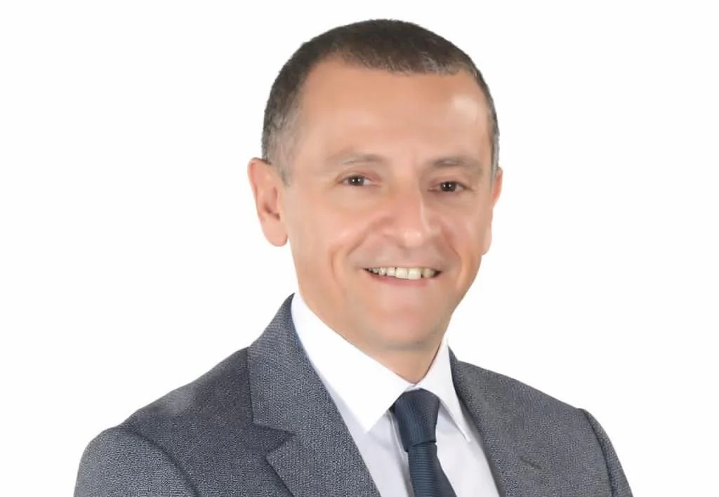 لقاء محافظ أسوان بمدير مشروع الإحلال والتجديد