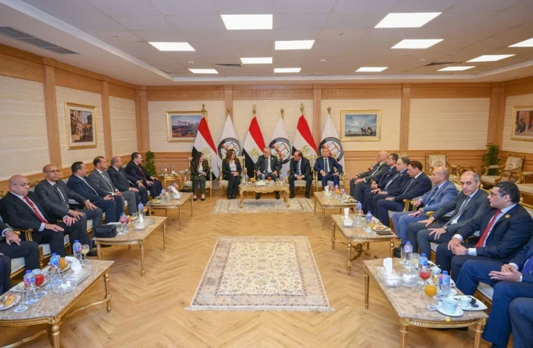 النيابة العامة تسلم سبائك فضية ومركبات متحفظ عليها