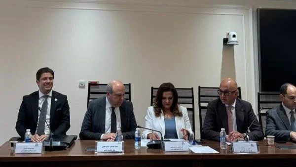 وزير الطيران: مصر للطيران تنقل 20% من الحركة السياحية الوافدة