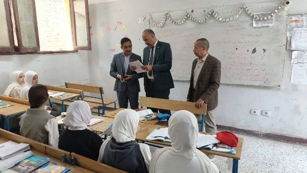 وكيل تعليم بني سويف يتفقد مدارس المحافظة
