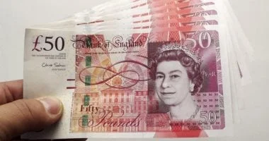 تراجع طفيف لسعر الجنيه الإسترليني في البنوك المصرية